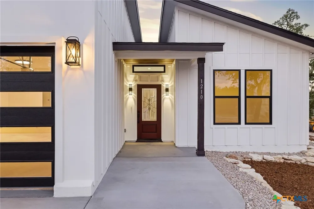 1210 Fernwood Road Fischer, TX 78623