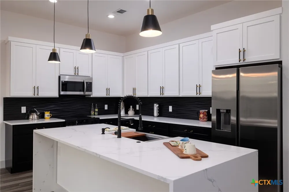 1210 Fernwood Road Fischer, TX 78623