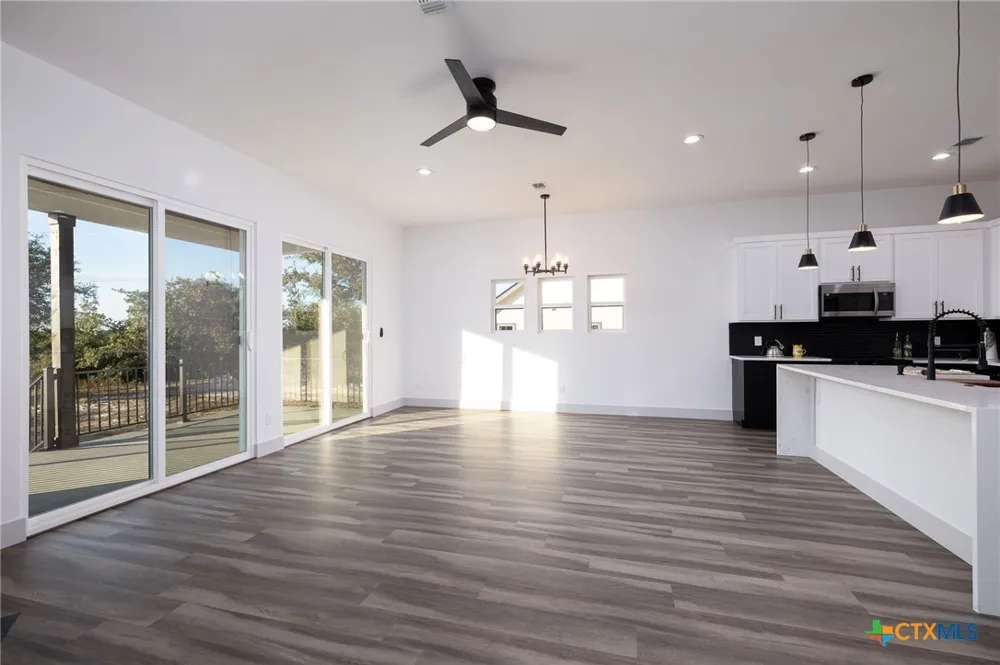 1210 Fernwood Road Fischer, TX 78623