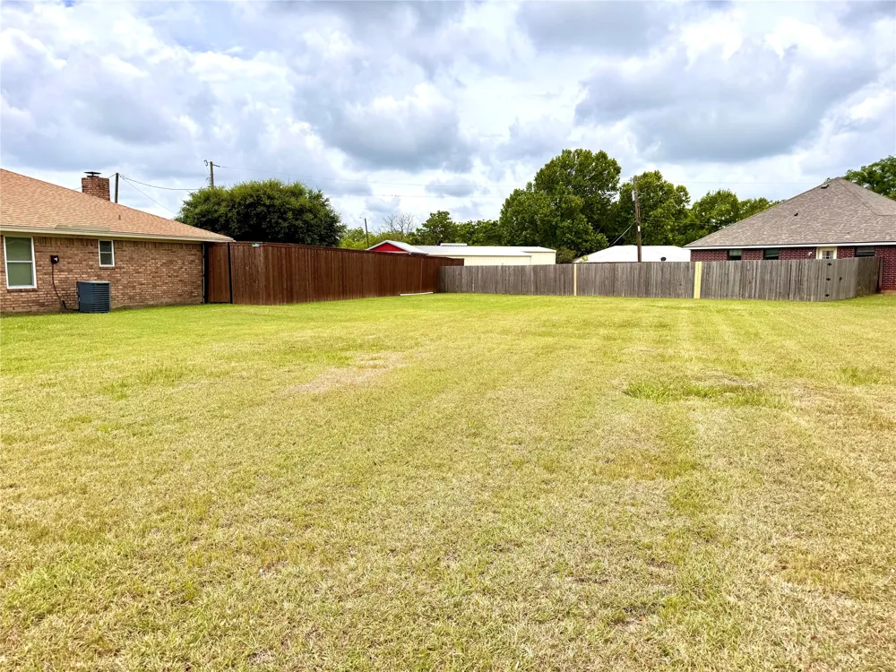 612 Milford Street Itasca, TX 76055