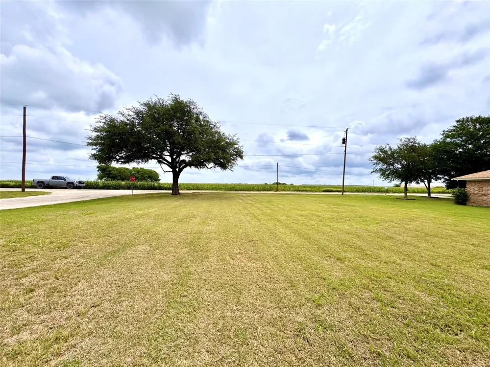 612 Milford Street Itasca, TX 76055