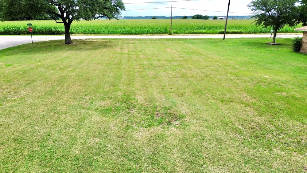 612 Milford Street Itasca, TX 76055
