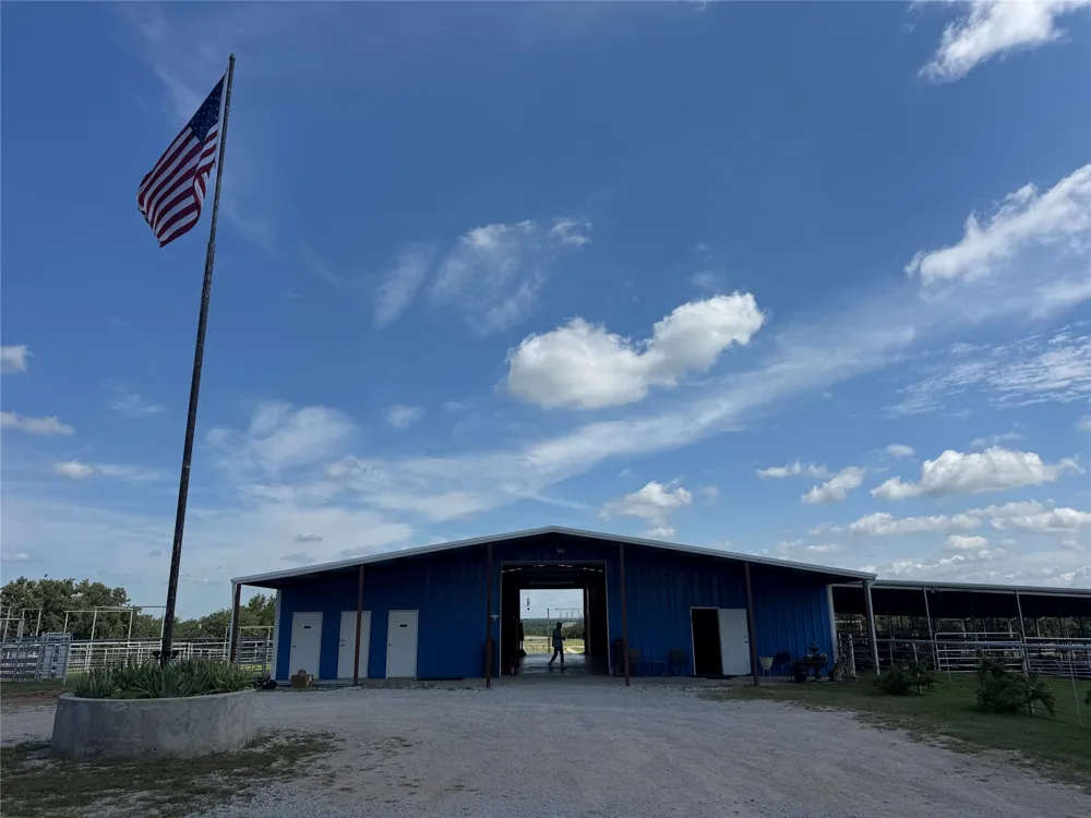 125 Rolling Bend Road Alvord, TX 76225