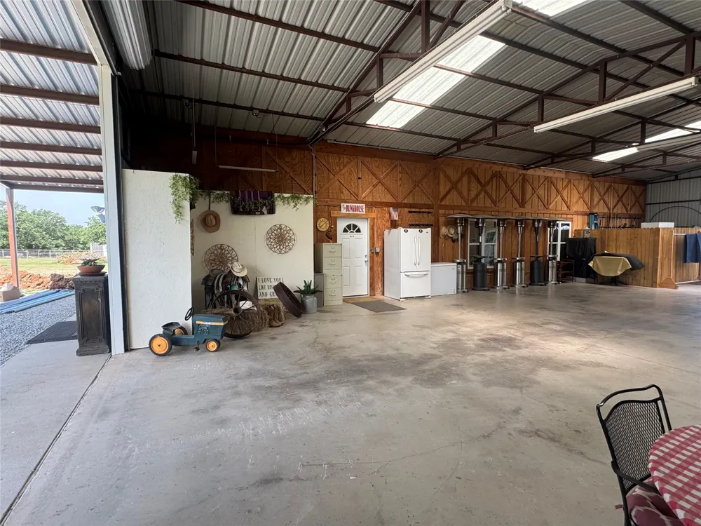 125 Rolling Bend Road Alvord, TX 76225