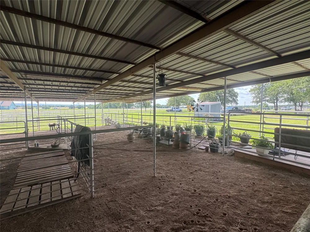 125 Rolling Bend Road Alvord, TX 76225