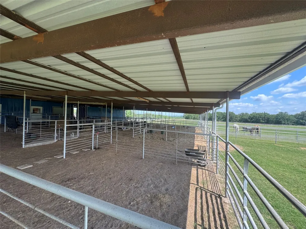125 Rolling Bend Road Alvord, TX 76225