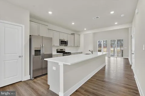 2131 WINTERBERRY LANE