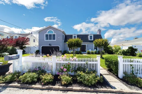 340 Bay Lane