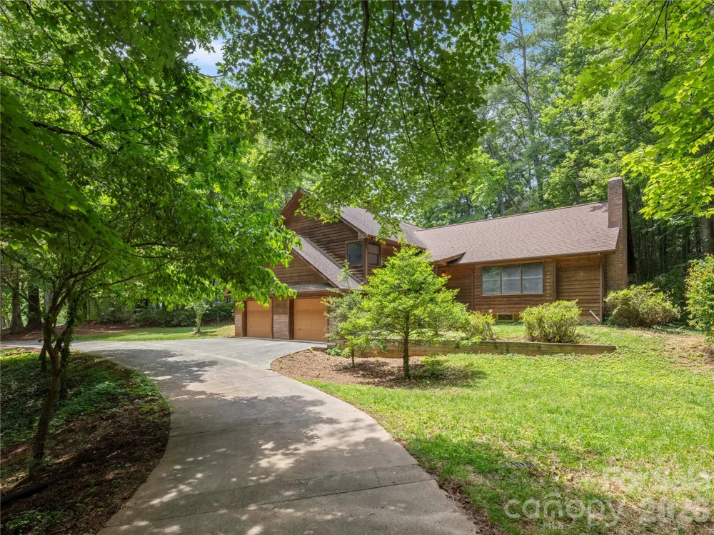 11 Tree Top Drive Arden, NC 28704