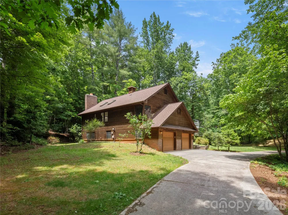 11 Tree Top Drive Arden, NC 28704