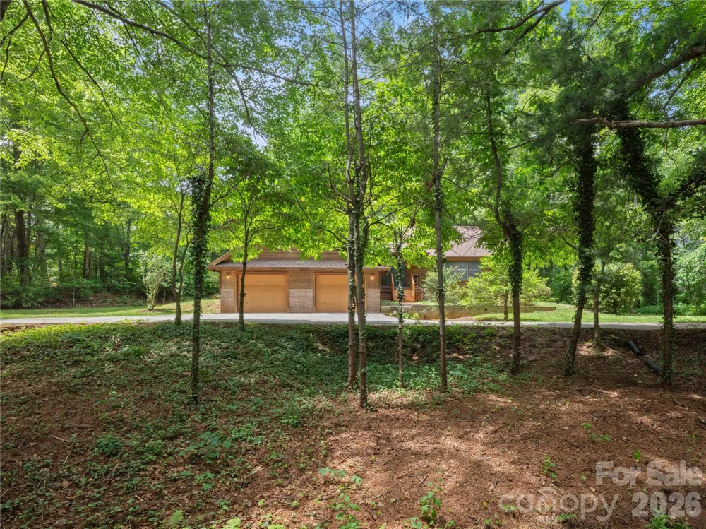 11 Tree Top Drive Arden, NC 28704