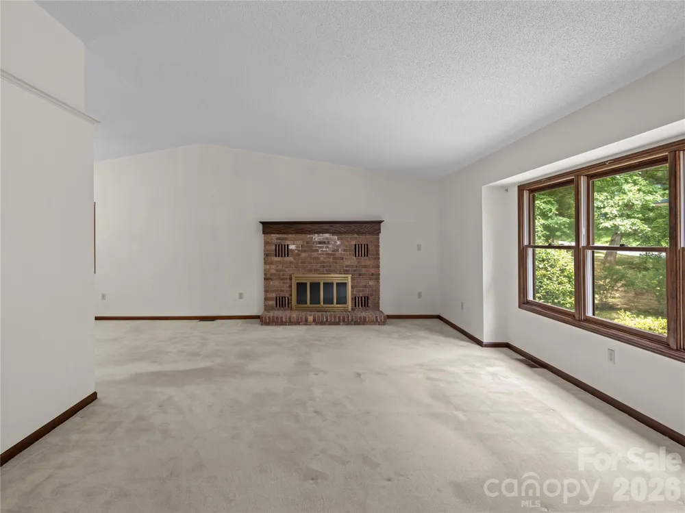 11 Tree Top Drive Arden, NC 28704