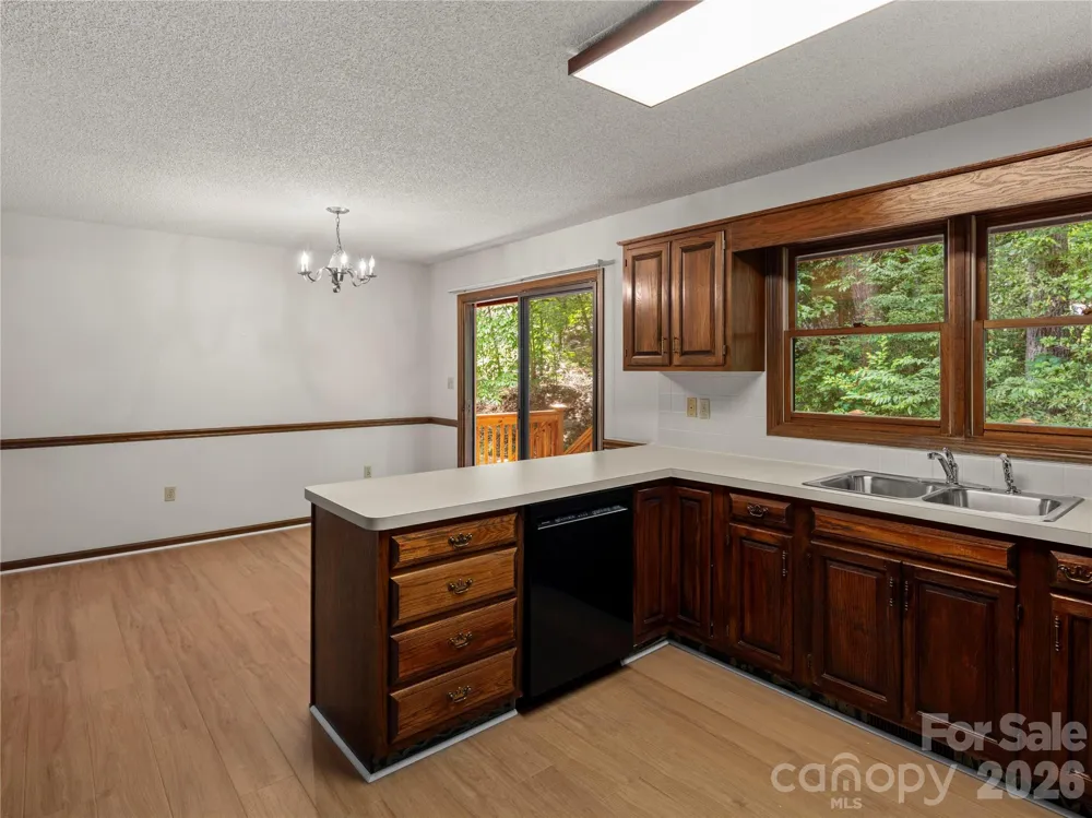 11 Tree Top Drive Arden, NC 28704