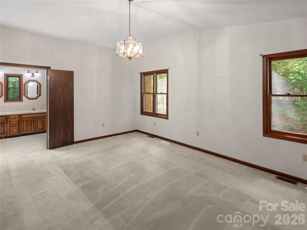 11 Tree Top Drive Arden, NC 28704