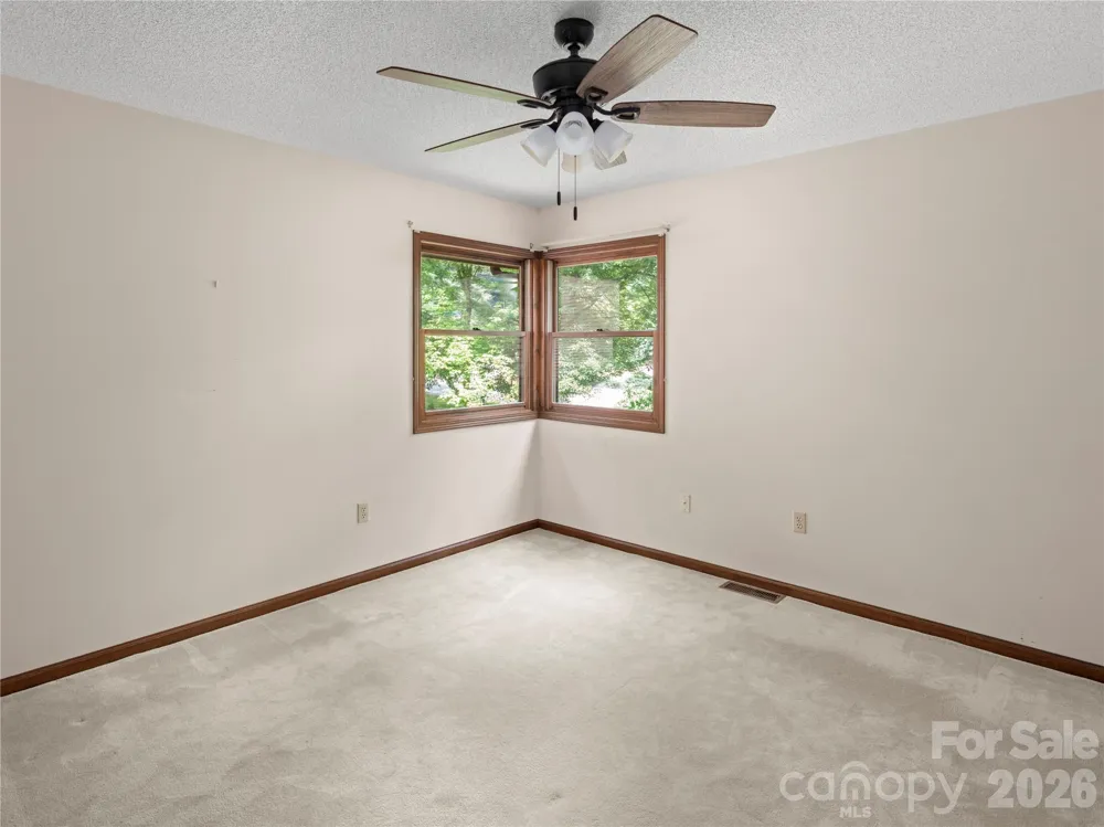 11 Tree Top Drive Arden, NC 28704