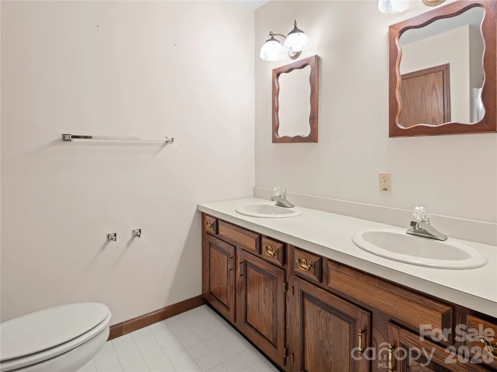 11 Tree Top Drive Arden, NC 28704
