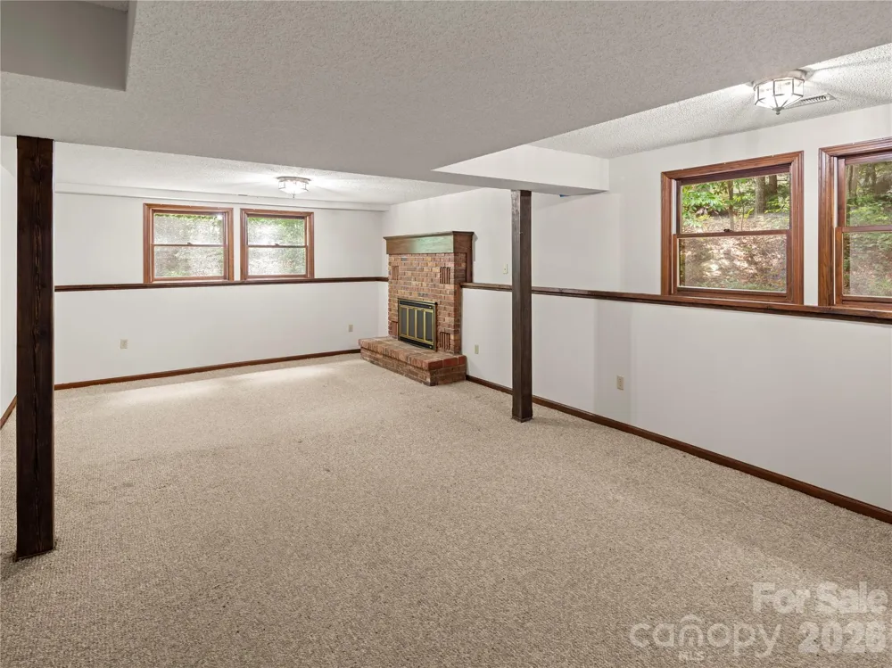 11 Tree Top Drive Arden, NC 28704