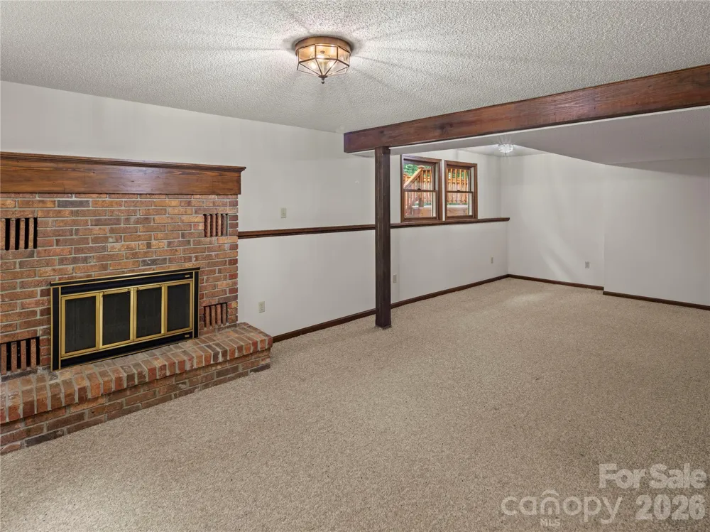 11 Tree Top Drive Arden, NC 28704