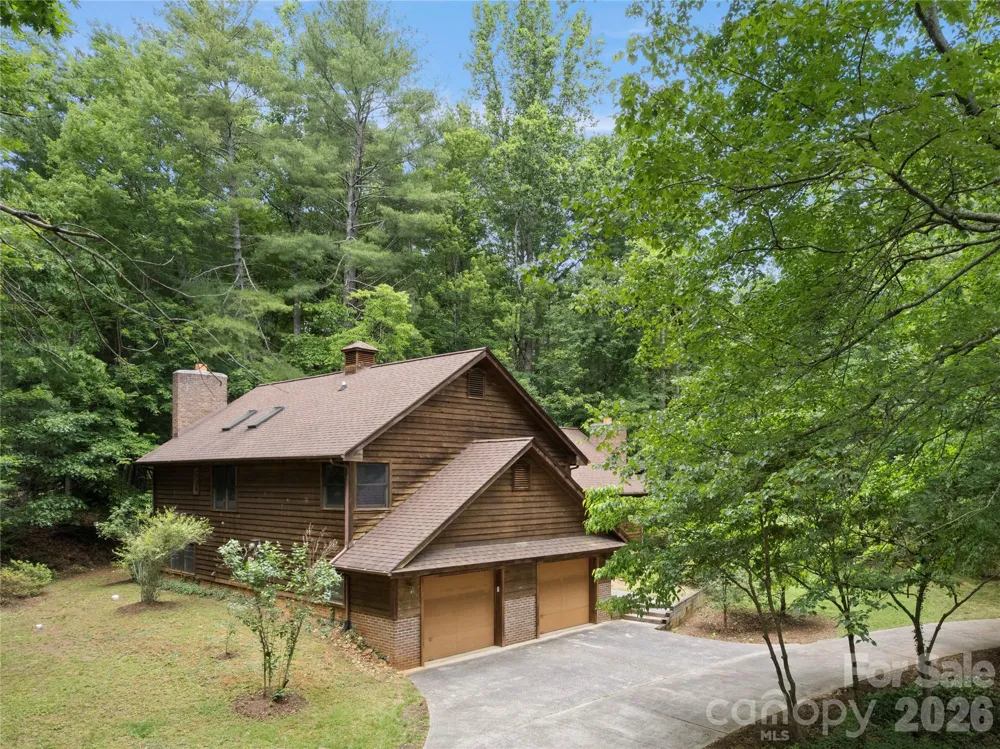 11 Tree Top Drive Arden, NC 28704