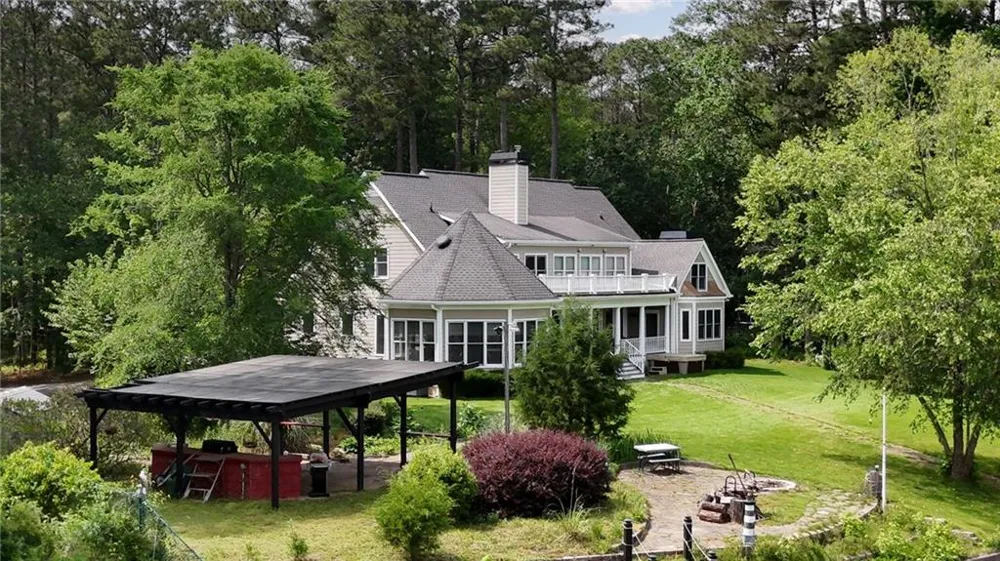 625 W LAKE DRIVE Oxford, GA 30054