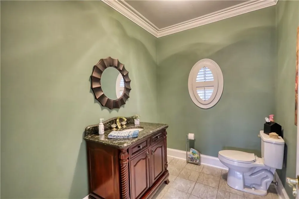 625 W LAKE DRIVE Oxford, GA 30054