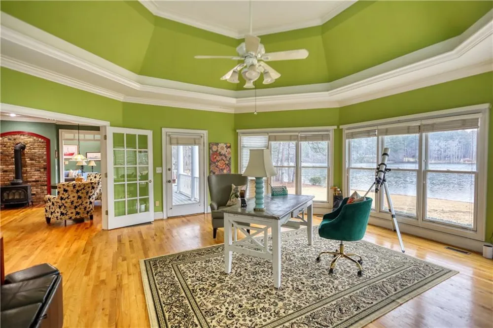 625 W LAKE DRIVE Oxford, GA 30054