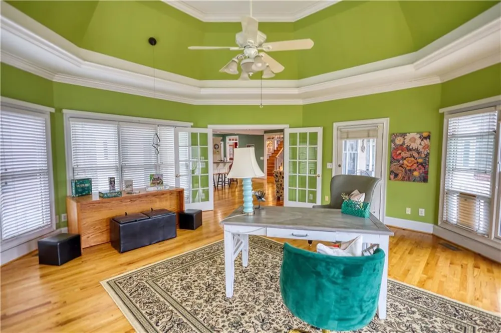 625 W LAKE DRIVE Oxford, GA 30054