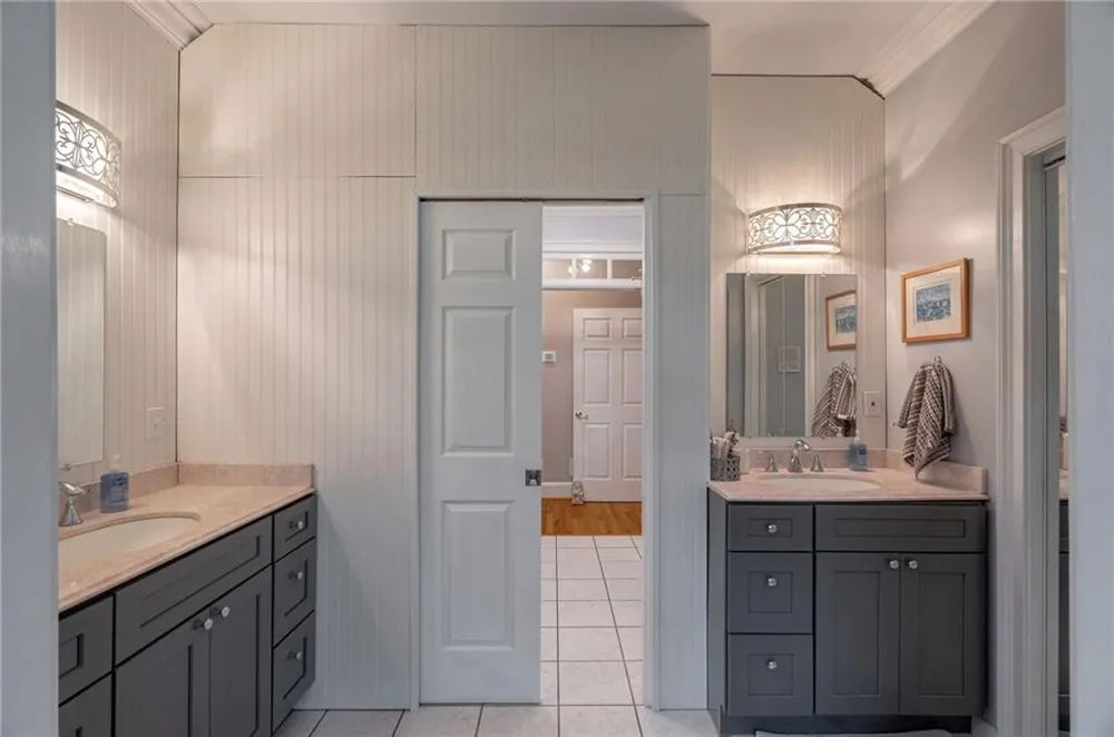 625 W LAKE DRIVE Oxford, GA 30054