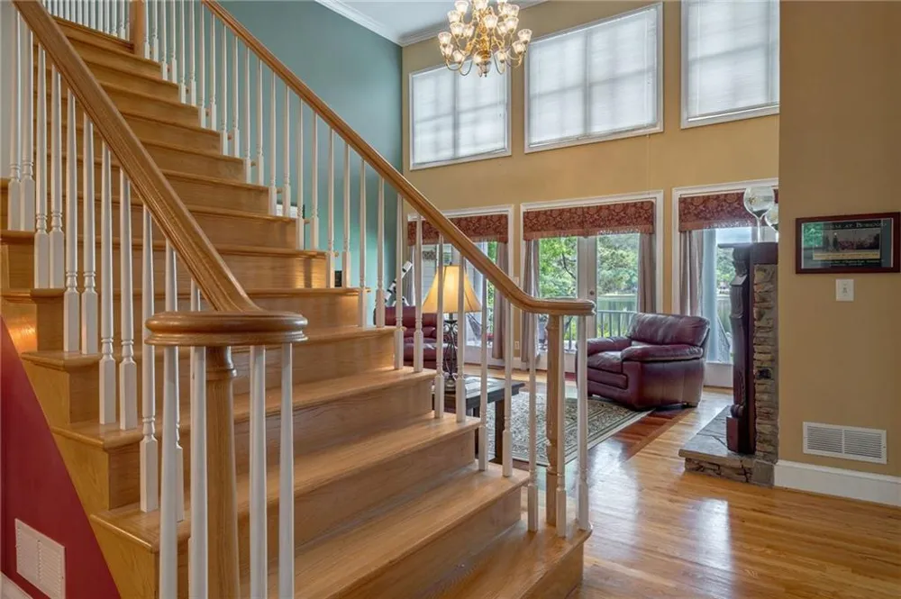 625 W LAKE DRIVE Oxford, GA 30054