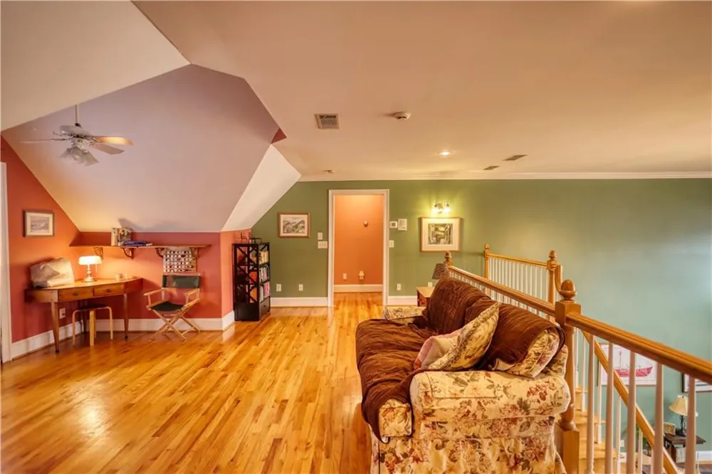 625 W LAKE DRIVE Oxford, GA 30054