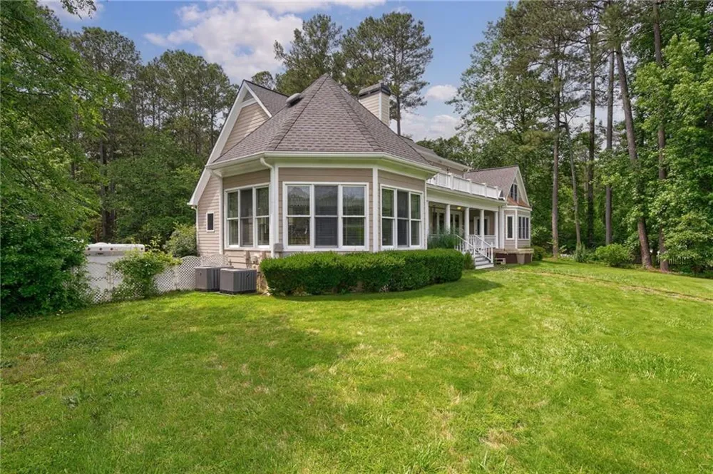 625 W LAKE DRIVE Oxford, GA 30054