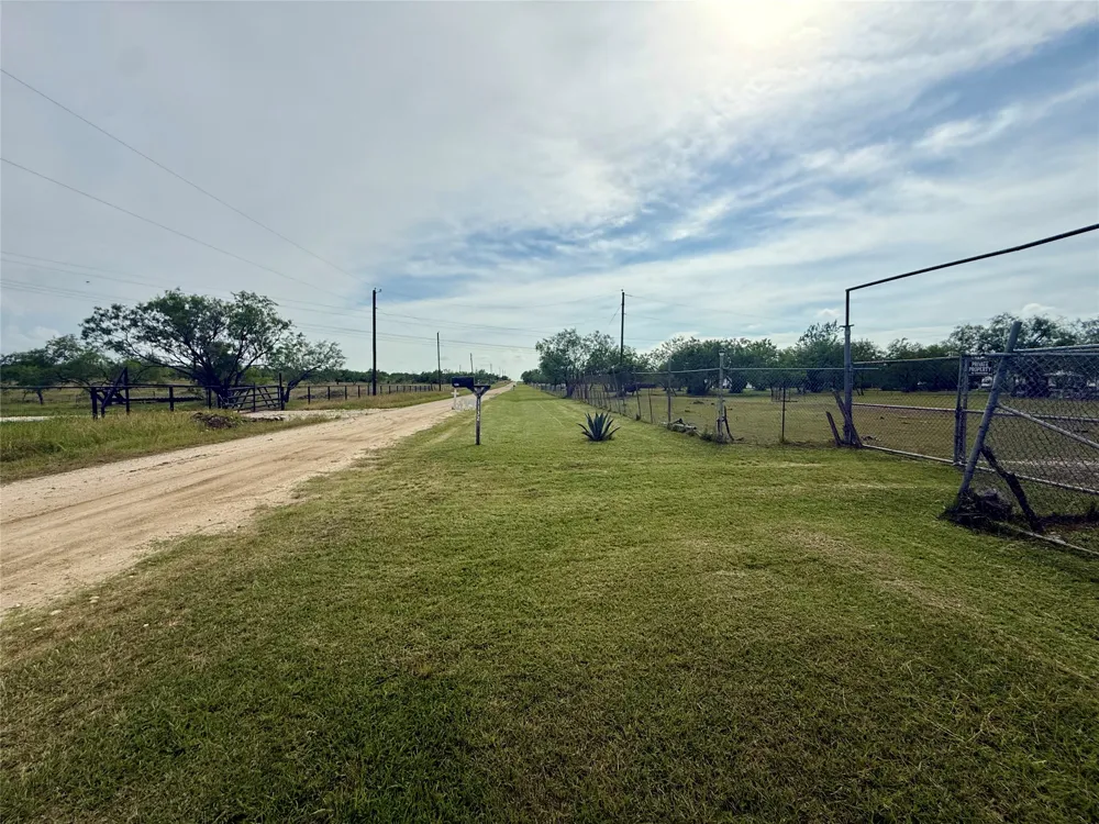1132 SW County Road 2348 Richland, TX 76681