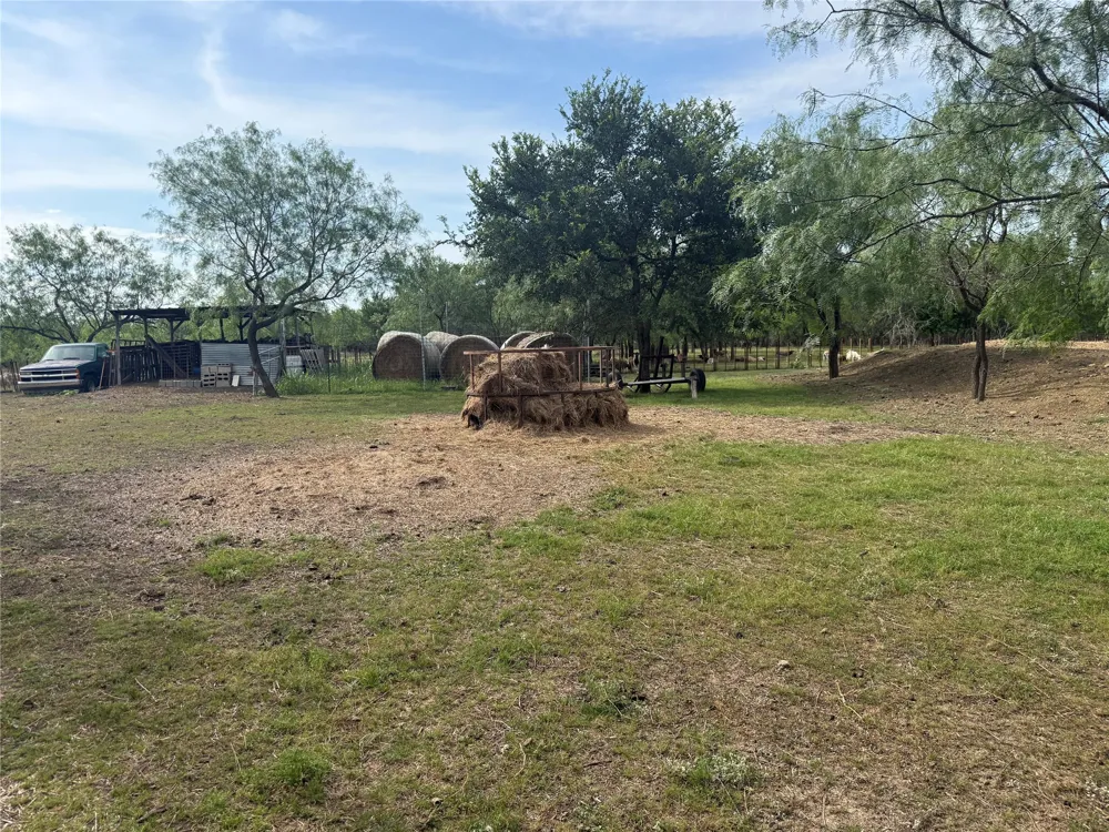 1132 SW County Road 2348 Richland, TX 76681