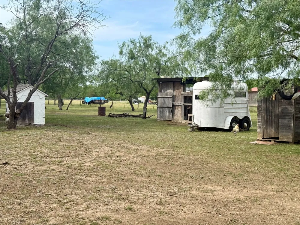 1132 SW County Road 2348 Richland, TX 76681