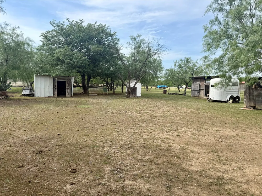 1132 SW County Road 2348 Richland, TX 76681