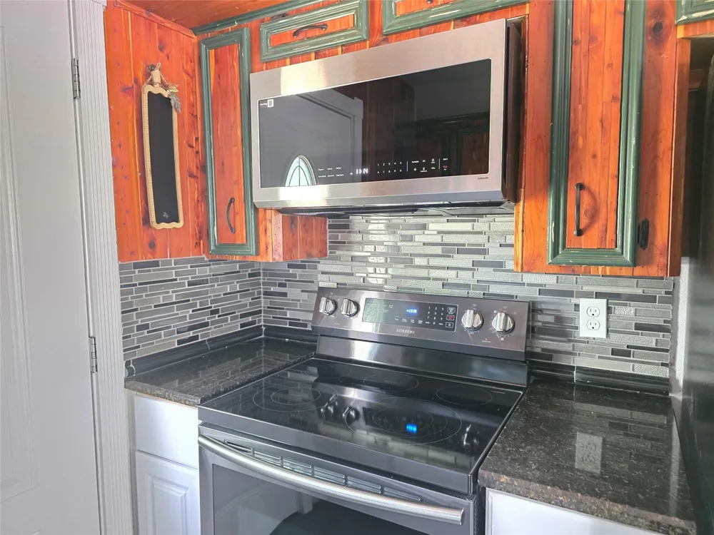 710 E Pony Lane Simonton, TX 77485