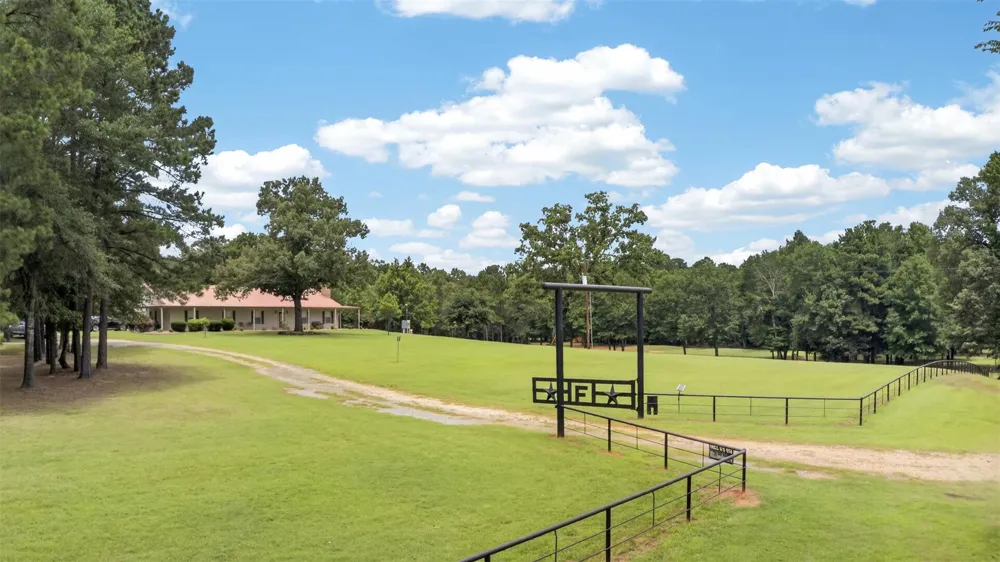 639 County Road 2280 Grapeland, TX 75844