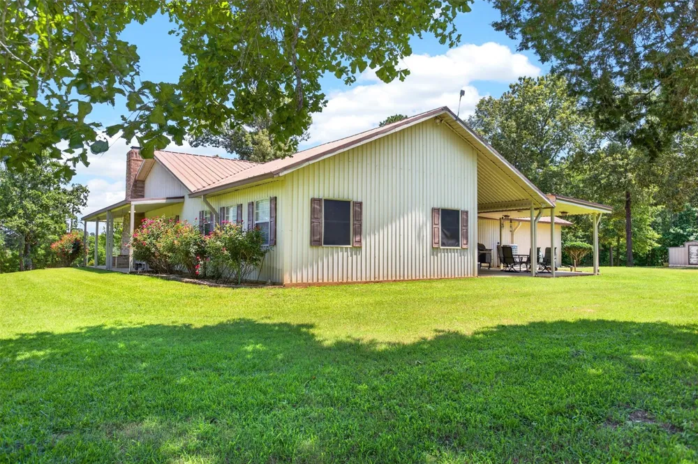 639 County Road 2280 Grapeland, TX 75844