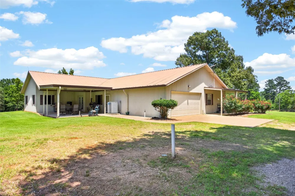 639 County Road 2280 Grapeland, TX 75844