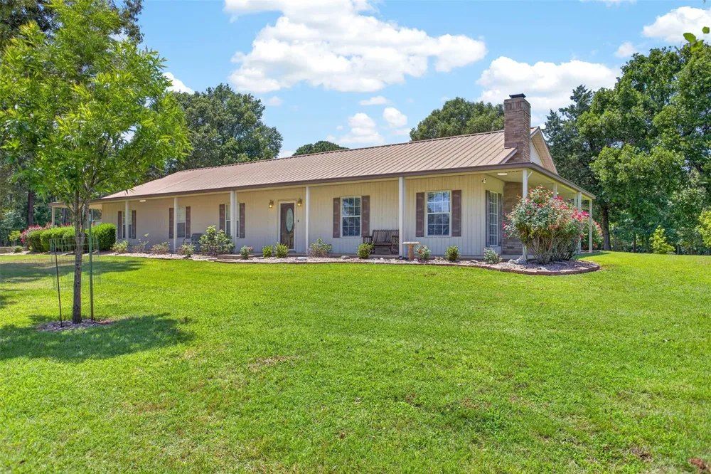 639 County Road 2280 Grapeland, TX 75844