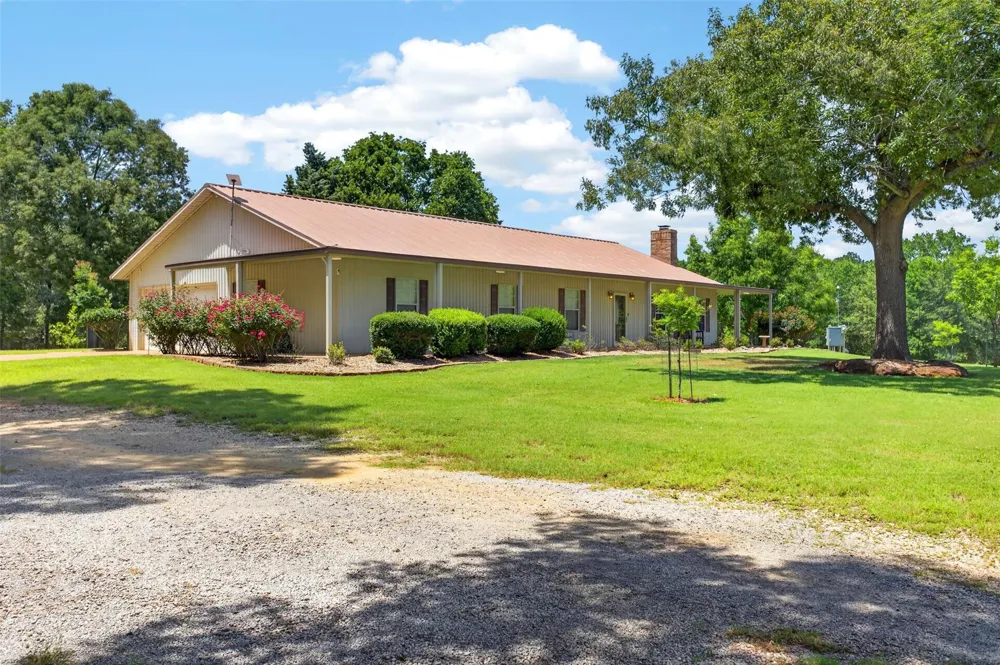 639 County Road 2280 Grapeland, TX 75844