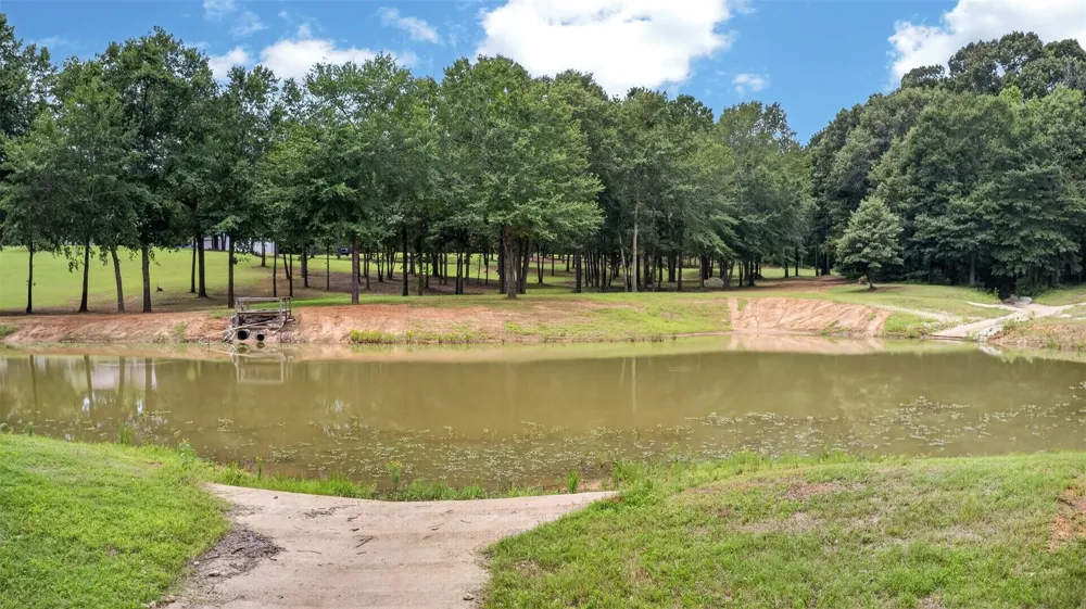 639 County Road 2280 Grapeland, TX 75844