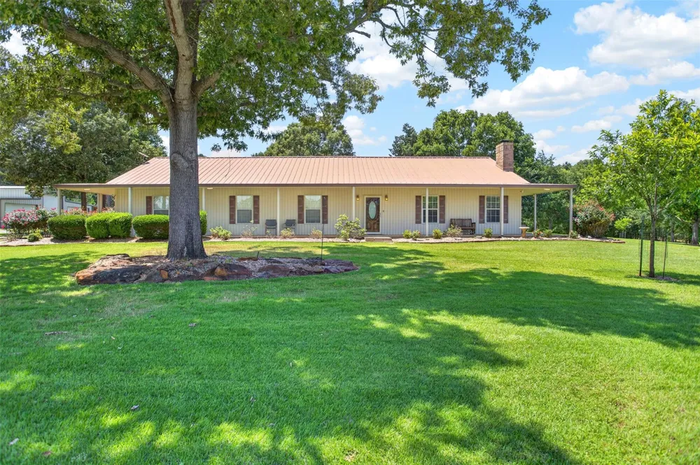 639 County Road 2280 Grapeland, TX 75844