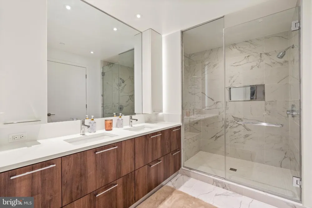 1650 SILVER HILL DRIVE #1807 Mclean, VA 22102