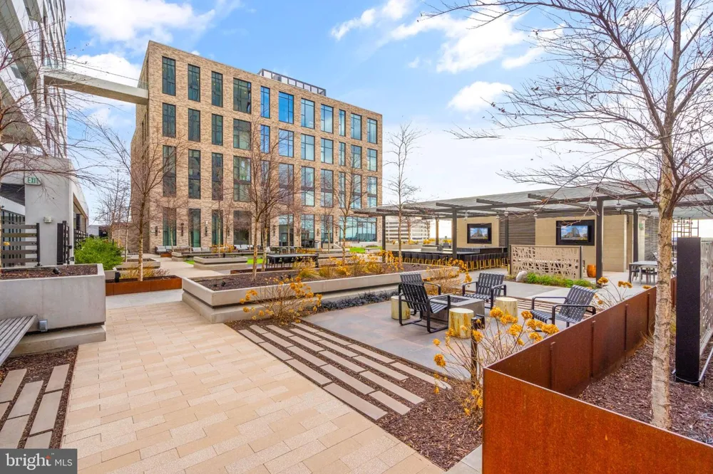 1650 SILVER HILL DRIVE #1807 Mclean, VA 22102