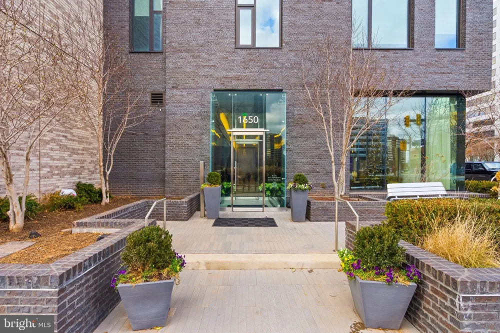 1650 SILVER HILL DRIVE #1807 Mclean, VA 22102