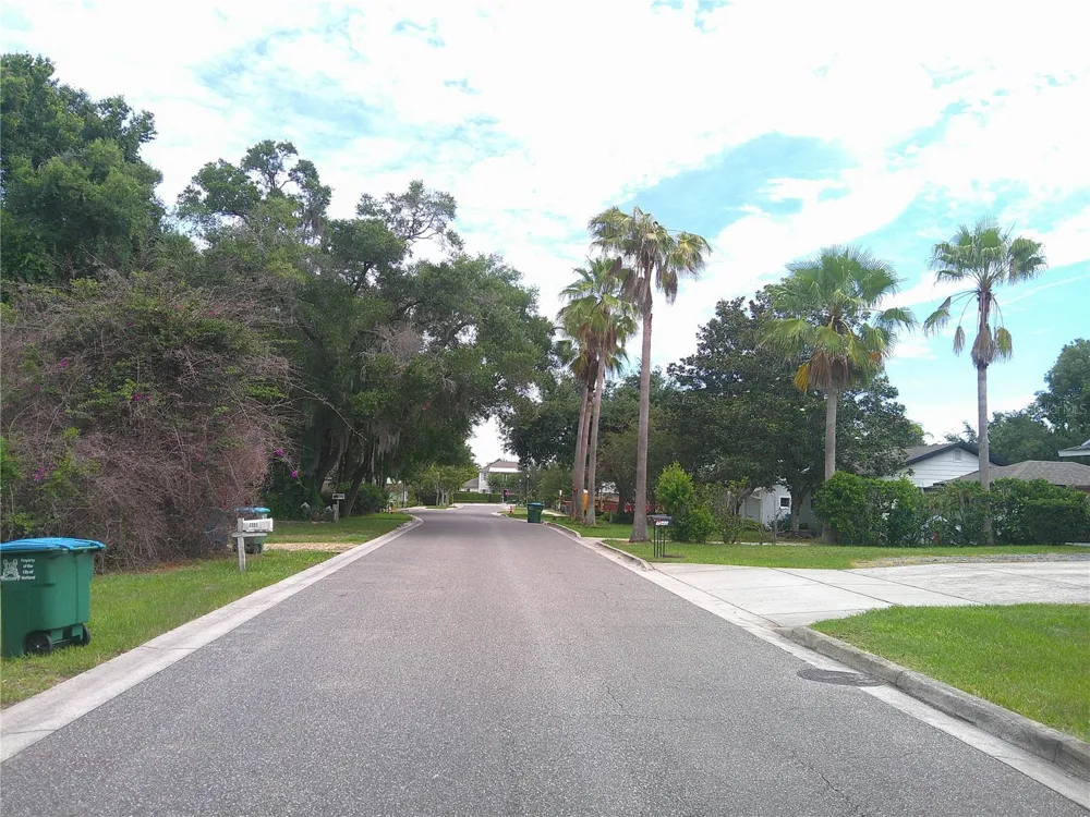 RIDGEWOOD AVENUE Maitland, FL 32751