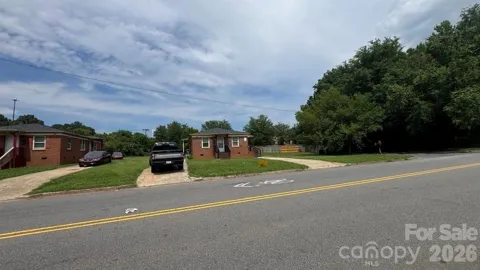 1661 &1665 Montana Drive