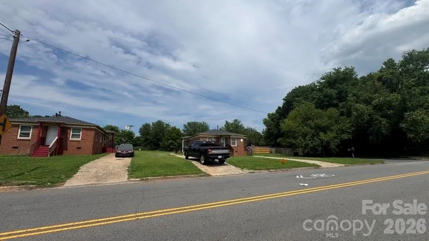 1661 &1665 Montana Drive Charlotte, NC 28216