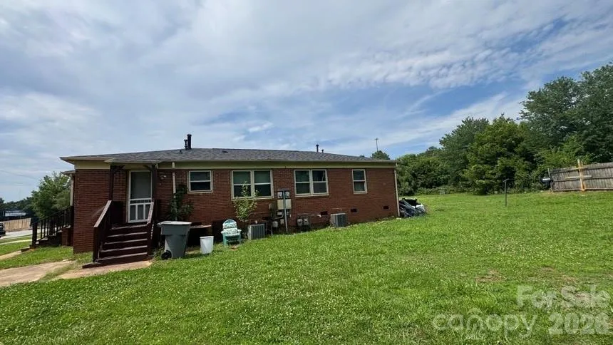 1661 &1665 Montana Drive Charlotte, NC 28216